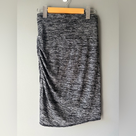 Wilfred free by Aritzia, size XXS, Tyra faux ruched wrap body con skirt, stretch - Picture 5 of 8